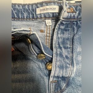 Good American Button Up Jean Short